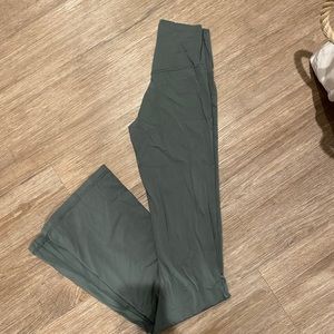 Offline by Aerie real me crossover flare leggings